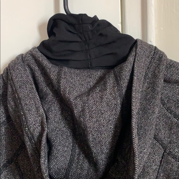 Lululemon Zip up - Picture 3 of 7